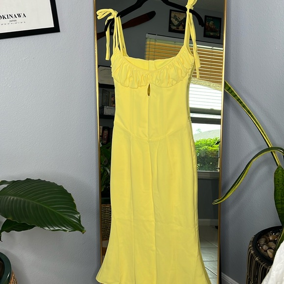 House of CB ‘Soren’ Buttercup Cutout Mermaid Midi  NWT - Picture 7 of 9